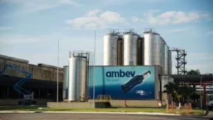 Leia mais sobre o artigo Ambev abre programa de trainee nacional e estágio em 27 cidades do país