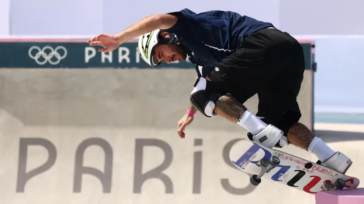 Você está visualizando atualmente Augusto Akio conquista o bronze no skate park em Paris 2024