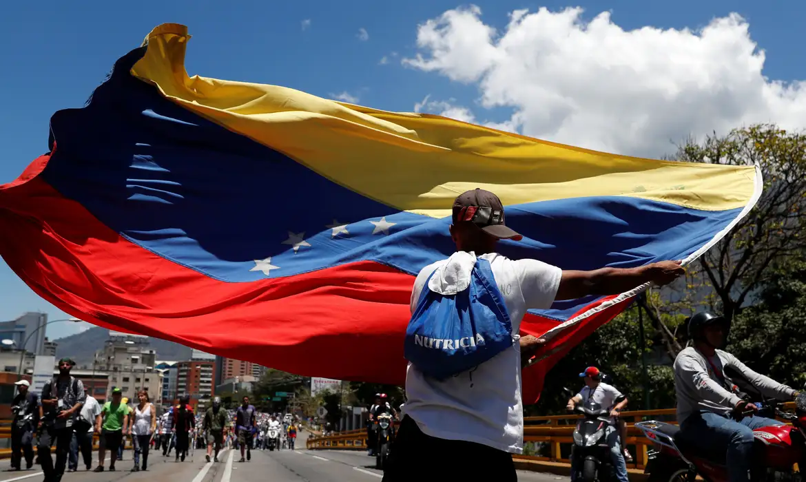 Você está visualizando atualmente Brasil, Colômbia e México pedem dados eleitorais da Venezuela