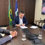 Governador anuncia R$ 10 milhões para a construção de casas em Cuiabá