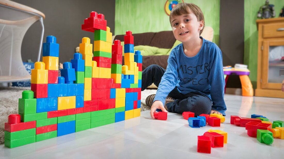 Você está visualizando atualmente LEGO: brinquedo que marcou gerações, ajuda adultos na superação de traumas