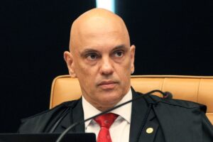 Leia mais sobre o artigo Senadores elaboram impeachment de Alexandre de Moraes após revelação de mensagens