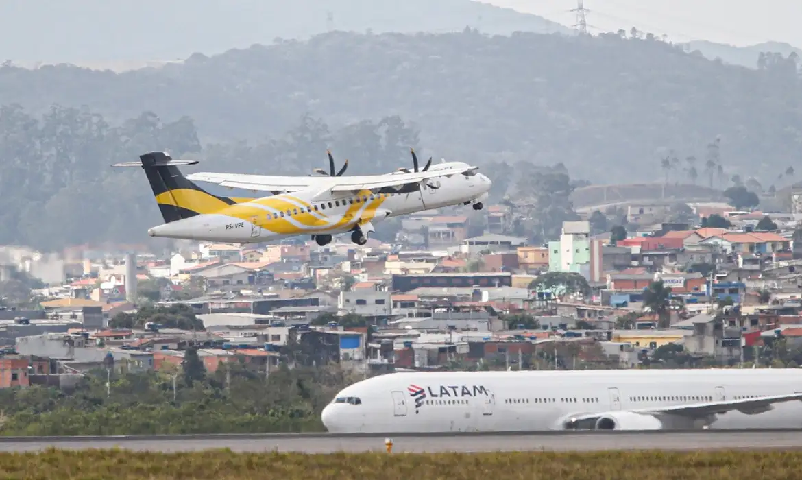 Você está visualizando atualmente Voepass suspende temporariamente venda de passagens