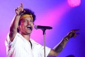 Leia mais sobre o artigo Bruno Mars cria playlist com músicas favoritas para turnê brasileira; veja