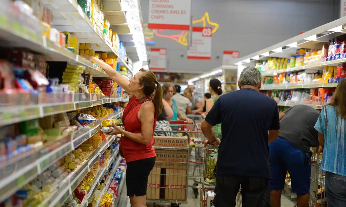 Você está visualizando atualmente Inflação desacelera para todas as faixas de renda em agosto