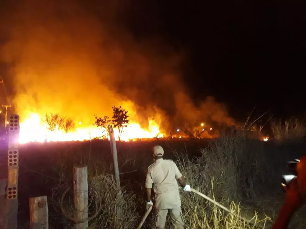 Você está visualizando atualmente Terceira maior cidade de MT decreta emergência por causa de incêndios