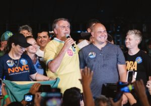 Leia mais sobre o artigo Em Cuiabá, Bolsonaro prevê vitória de Abílio no segundo turno