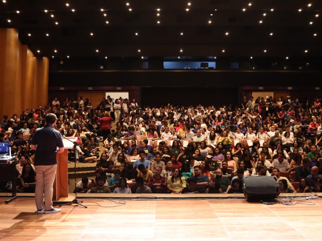 Você está visualizando atualmente ENEM: Seduc inicia aulas online para alunos da Rede Estadual