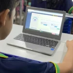 Cidade em Mato Grosso é pioneira na conclusão da avaliação do Mais Inglês MT utilizando Chromebook