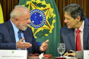 Leia mais sobre o artigo Lula e Haddad se reúnem com representantes de bancos no Planalto