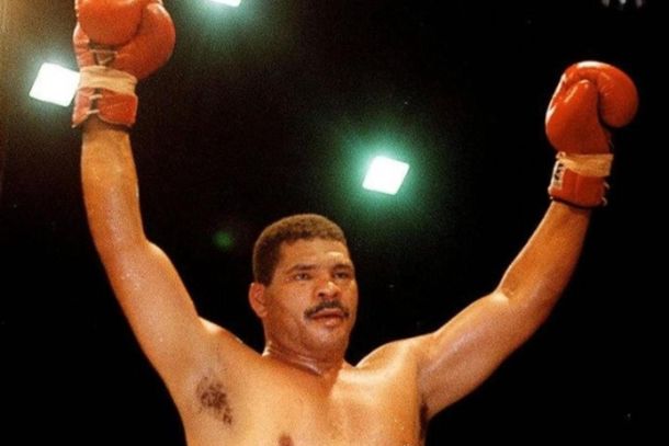 Você está visualizando atualmente Morre Maguila, lenda do boxe brasileiro, aos 66 anos