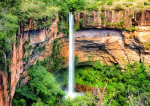 Leia mais sobre o artigo Parque Nacional de Chapada dos Guimarães reabre pontos turísticos após zerar focos de incêndio