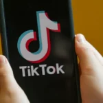 Governo processa TikTok por tratamento irregular de dados de crianças