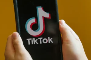 Leia mais sobre o artigo Governo processa TikTok por tratamento irregular de dados de crianças