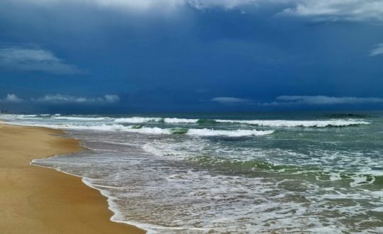 Você está visualizando atualmente Caixa vende última praia deserta do Balneário Camboriú