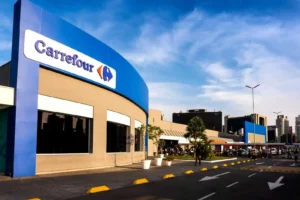 Leia mais sobre o artigo Carrefour diz que vai parar de vender carne do Mercosul