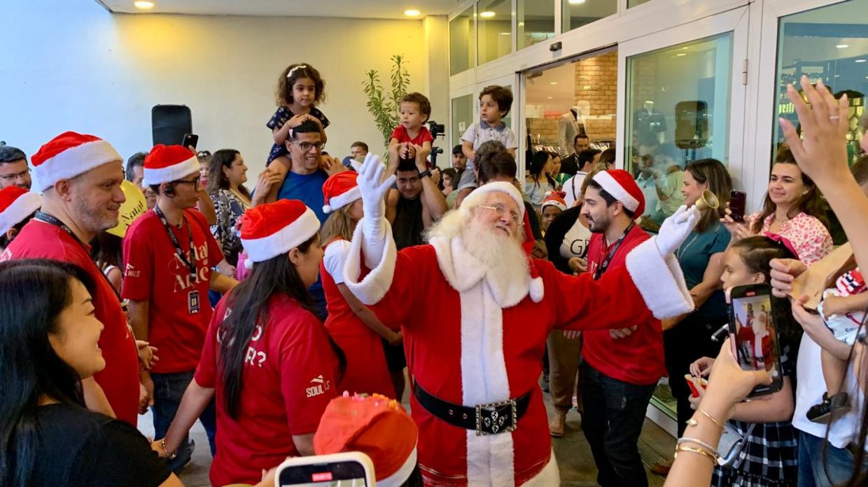 Você está visualizando atualmente Goiabeiras Shopping abre temporada de Natal com a chegada do Papai Noel