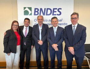 Leia mais sobre o artigo Mercadante garante apoio do BNDES em Mato Grosso