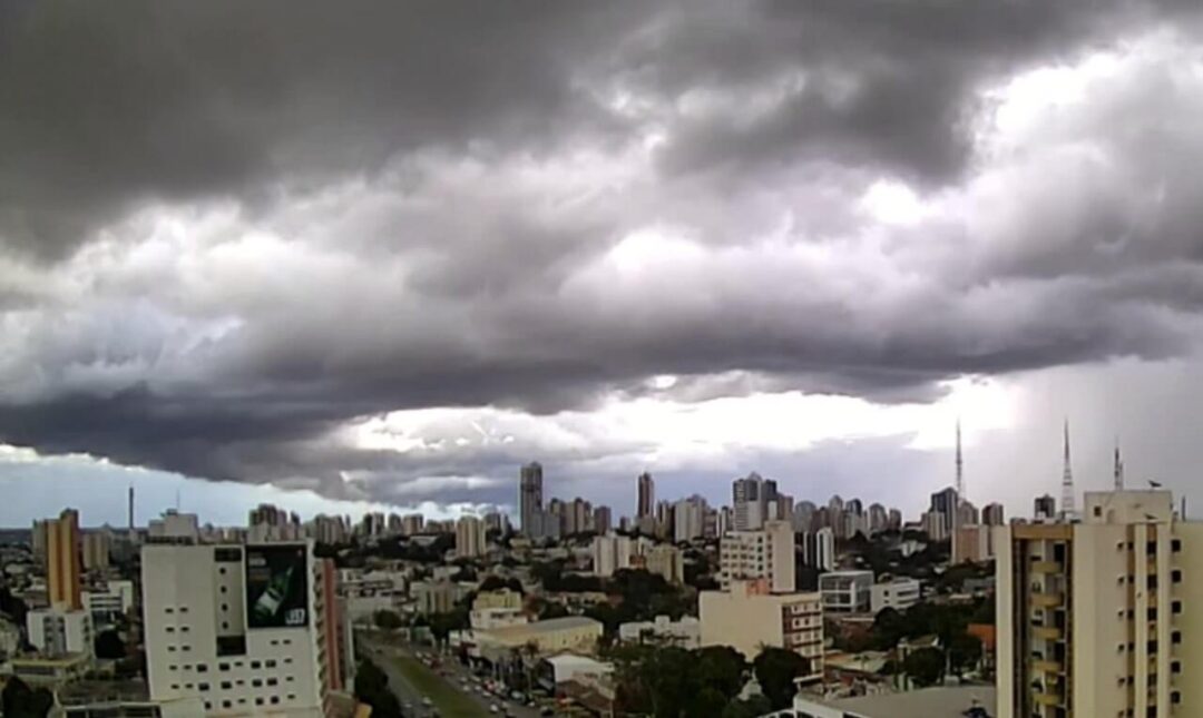 Você está visualizando atualmente Semana de feriado deve ter chuvas intensas em Cuiabá