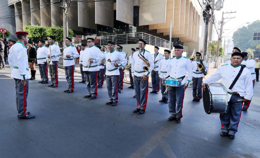 No momento, você está visualizando Concerto celebra os 40 anos da Banda Municipal de Várzea Grande ‘Maestro Manoel Teixeira de Oliveira’