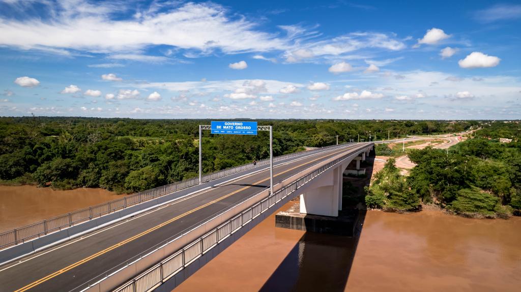 No momento, você está visualizando Governo inicia instalação de iluminação pública de nova ponte sobre o Rio Cuiabá