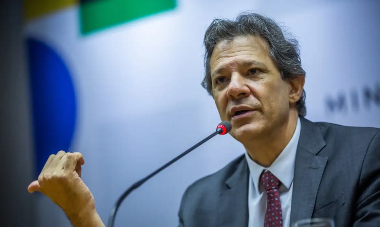 No momento, você está visualizando Haddad diz que safra recorde e dólar mais baixo vão ajudar a reduzir preço de alimentos