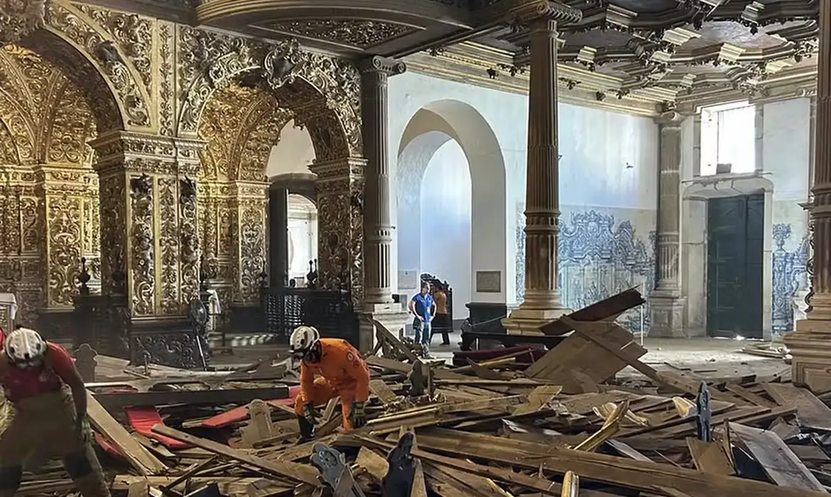 No momento, você está visualizando IGREJA DE OURO: Iphan foi avisado dias antes de desabamento