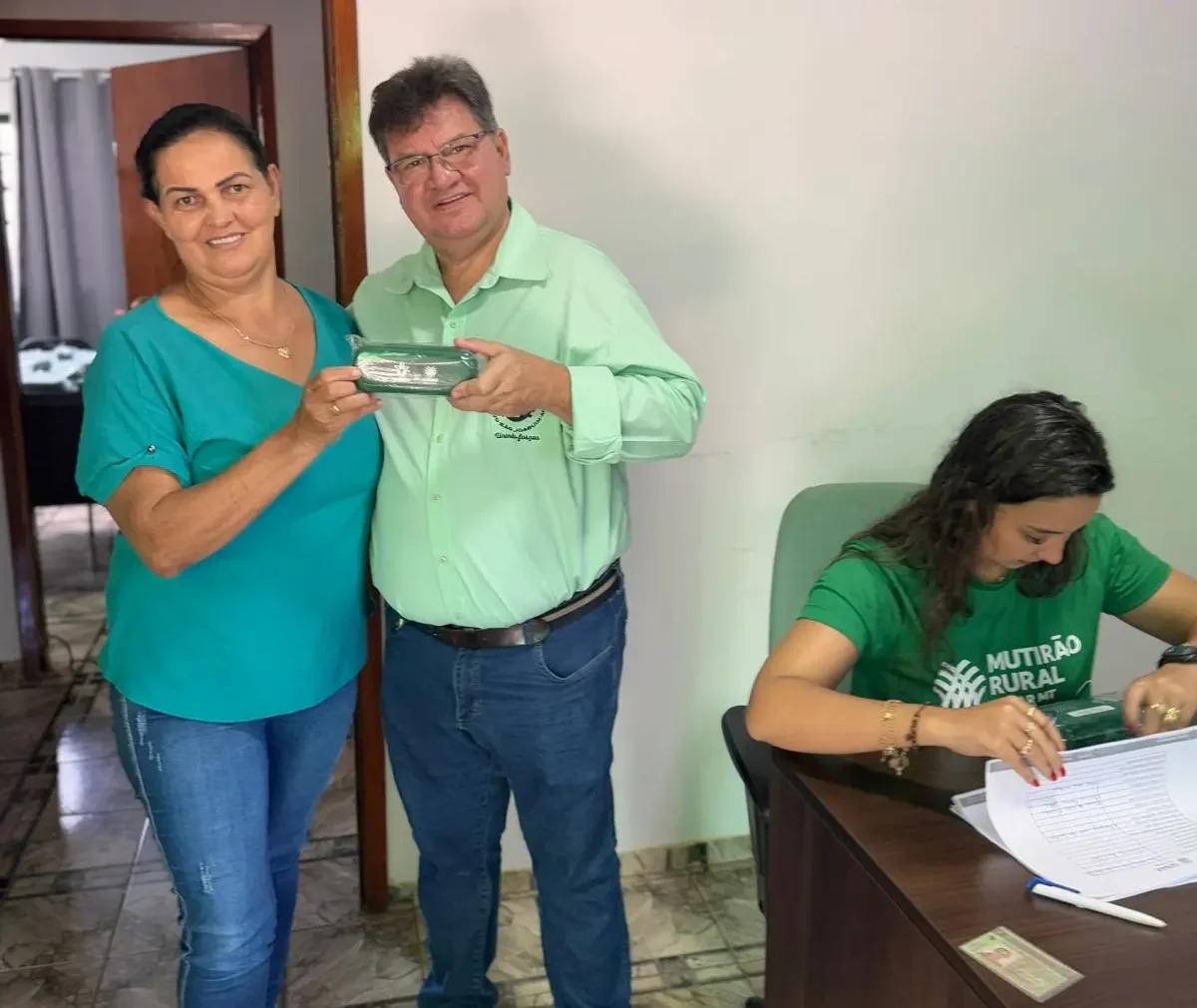 No momento, você está visualizando Moradores de Novo São Joaquim recebem óculos após Mutirão Rural do Senar-MT