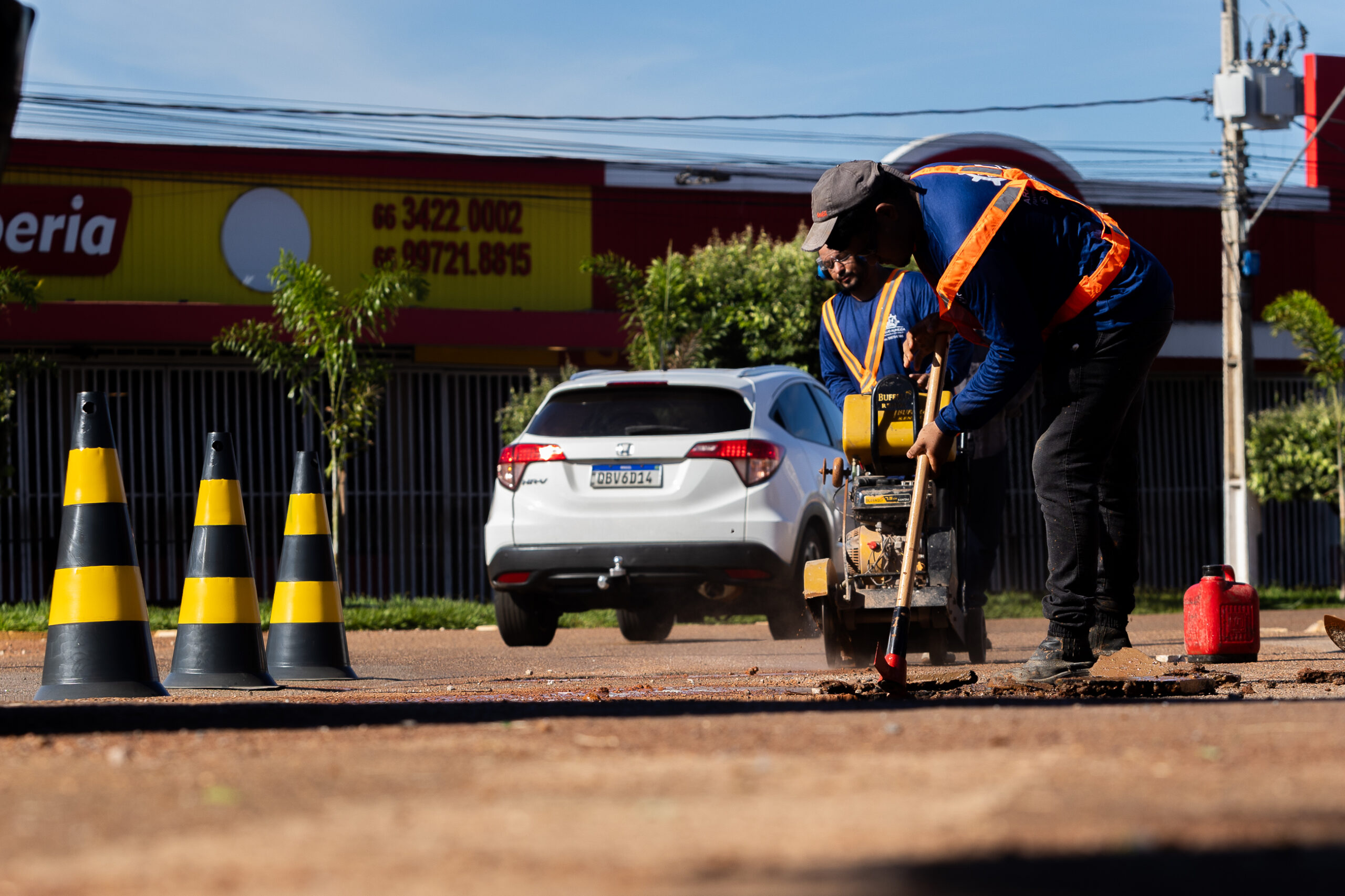 No momento, você está visualizando Prefeitura de Rondonópolis inicia obras de tapa-buracos e recuperação de rede de drenagem