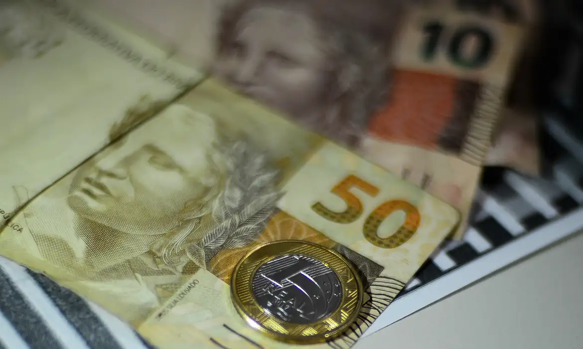 No momento, você está visualizando FMI reduz projeções de crescimento do Brasil em 2025 e 2026 para 2%