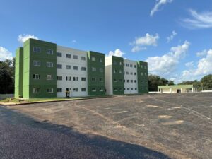 Leia mais sobre o artigo Governo de MT entrega 192 apartamentos em Lucas do Rio Verde nesta quinta-feira (24)