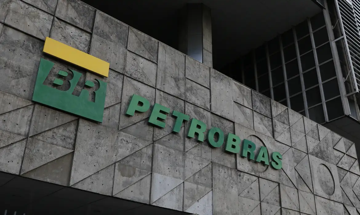 No momento, você está visualizando Petrobras cresce 5% e atinge 2,77 milhões de barris em 2025