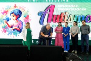 Leia mais sobre o artigo Abilio assina compromisso para criar centro de referência do autista