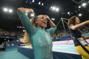 Leia mais sobre o artigo Rebeca Andrade leva troféu no Prêmio Laureus, o ‘Oscar do esporte’