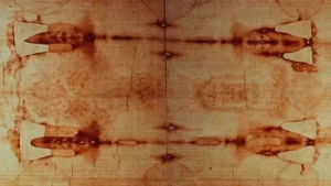 Leia mais sobre o artigo Rosto de Jesus é reconstruído com IA com base no Santo Sudário