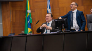 Leia mais sobre o artigo Max Russi defende parceria com o Albert Einstein para gestão do Hospital Central