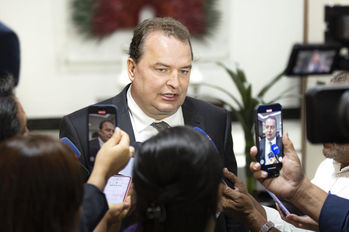 No momento, você está visualizando ‘Eleição a cada 5 anos eu acho produtivo’, reafirma deputado Max Russi