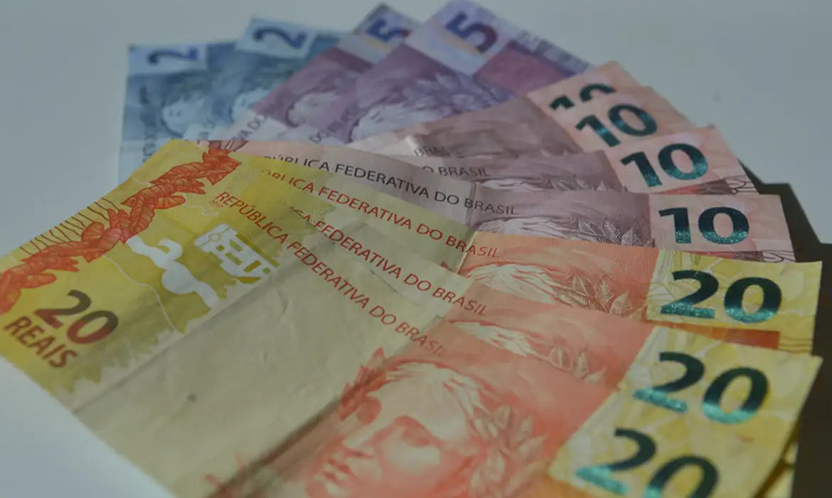 No momento, você está visualizando Empresas procuraram menos crédito em março