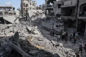 Leia mais sobre o artigo Israel intensifica bombardeio em Gaza e deixa ao menos 70 mortos