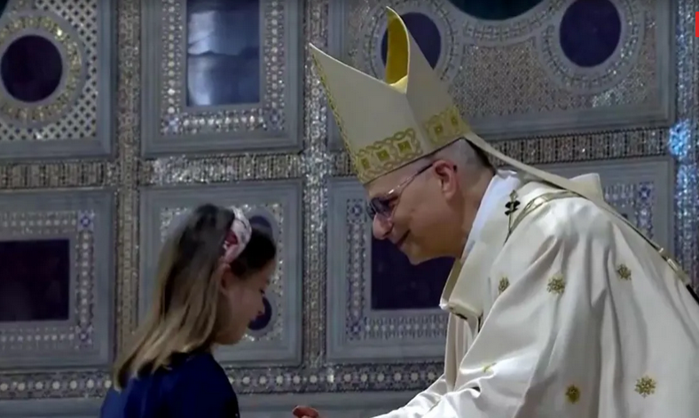 No momento, você está visualizando Leão XIV toma posse da Catedral do Papa