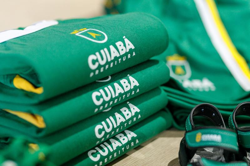 No momento, você está visualizando Prefeitura de Cuiabá realiza entrega de uniformes aos estudantes