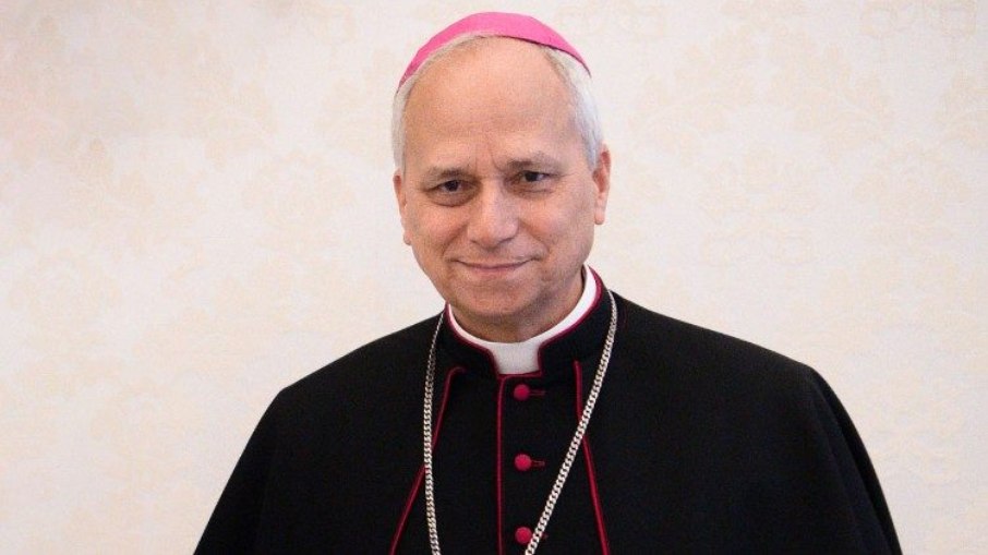 No momento, você está visualizando Robert Francis Prevost é o novo papa e escolhe o nome Leão XIV
