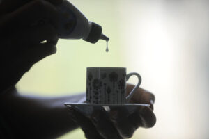 Leia mais sobre o artigo Adoçante presente em produtos do cotidiano é ligado a riscos de infarto e derrame