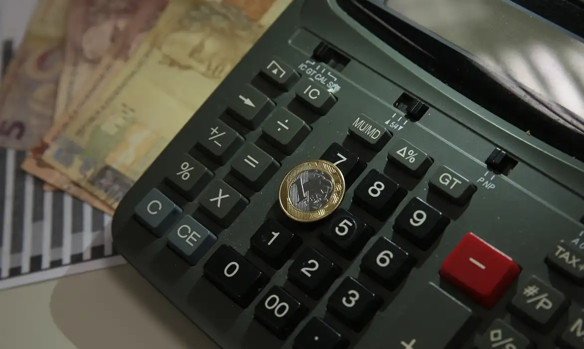 No momento, você está visualizando Atividade econômica brasileira cresce 0,2% em abril