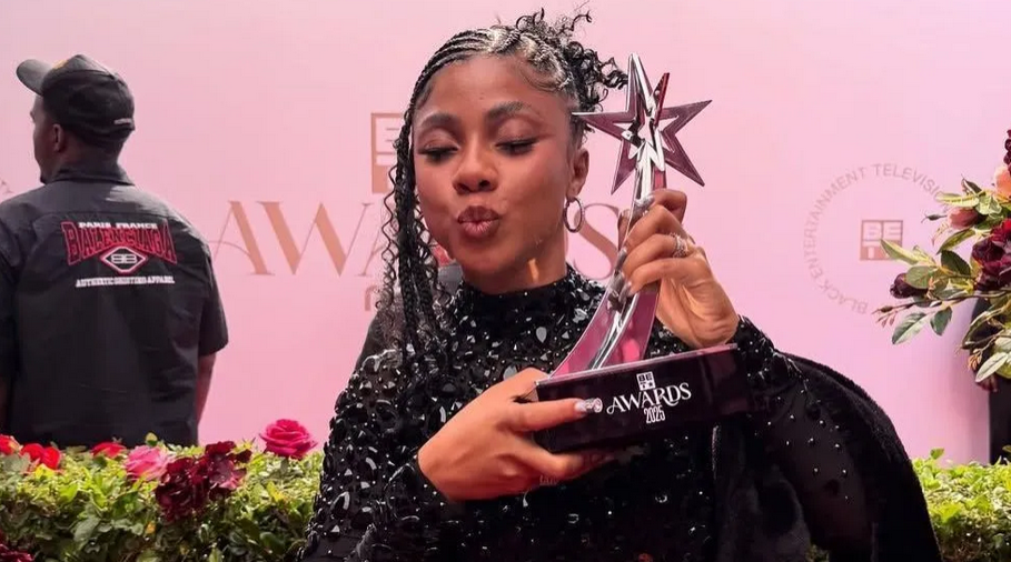 No momento, você está visualizando Brasileira AJuliaCosta vence BET Awards 2025