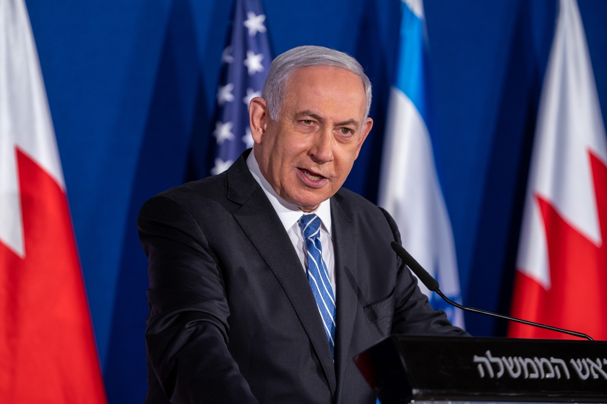 No momento, você está visualizando Israel e Irã trocam novos ataques com mísseis durante a noite