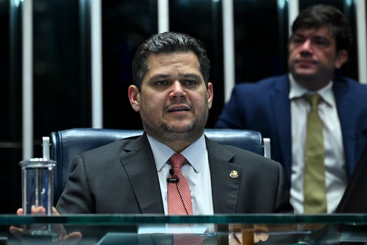 No momento, você está visualizando Alcolumbre quer limitar acesso de partidos ao STF