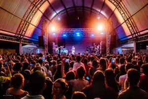 Leia mais sobre o artigo Bazar Dia Mundial do Rock celebra 6 anos na Praça 08 de abril