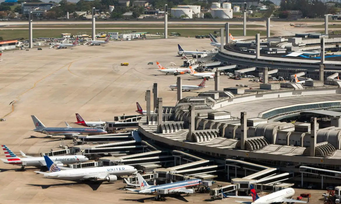 No momento, você está visualizando Movimento nos aeroportos brasileiros cresce 10% em 2025