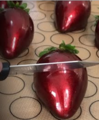 No momento, você está visualizando O que é o morango do amor? Receita viralizou na internet